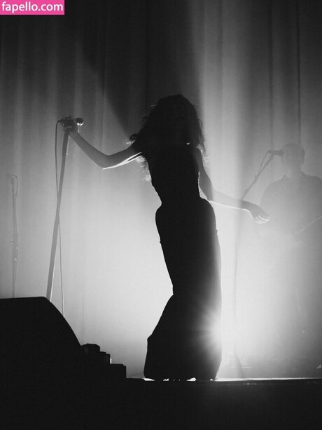 Olivia Dean hübsche schöne fotos