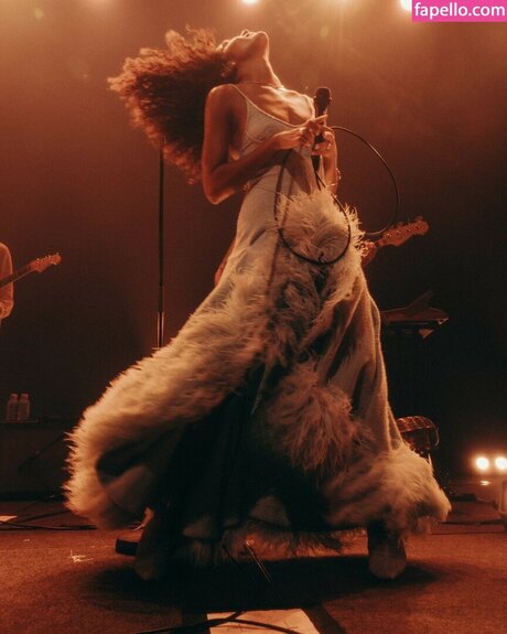 Olivia Dean erwachsene nackten bild