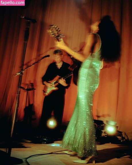 Olivia Dean erwachsene nacktheit fotos