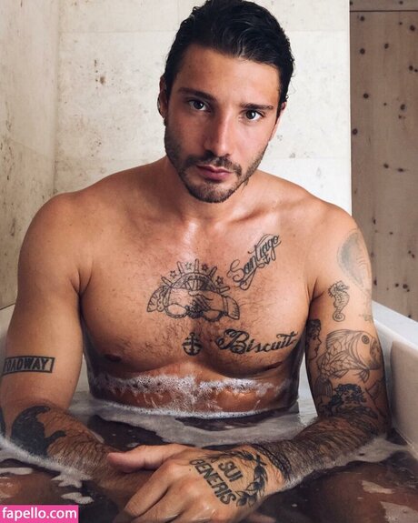 Stefano De Martino nackt erwachsene foto