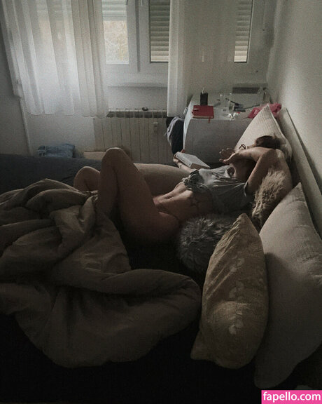 Ella Dvornik erwachsene sexy galerie