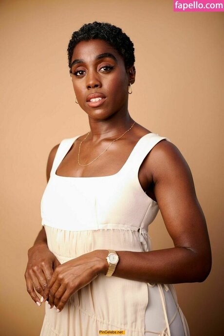 Lashana Lynch beste top bilder