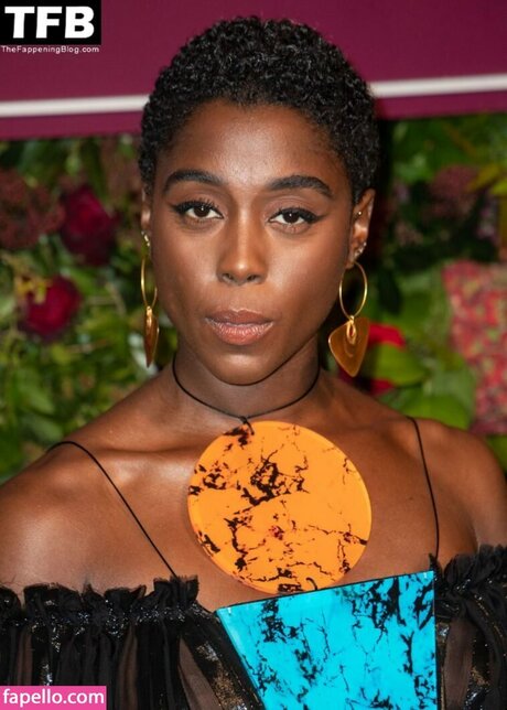 Lashana Lynch schöne erwachsene galerie