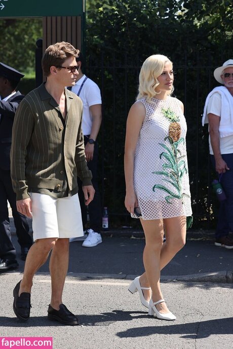 Pixie Lott nackte archiv