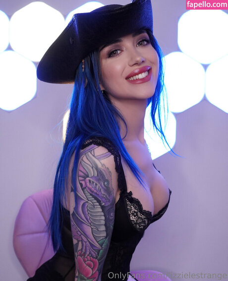 LizzieLestrange xxx nette galerien