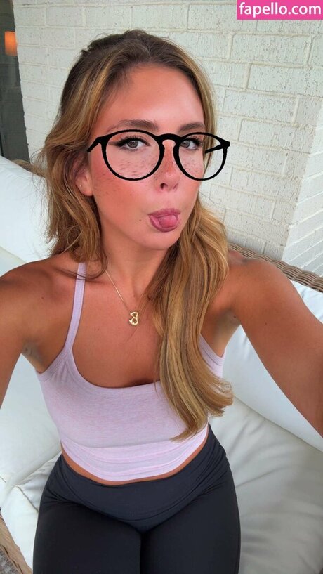 Madison Humphrey sexy hd bild