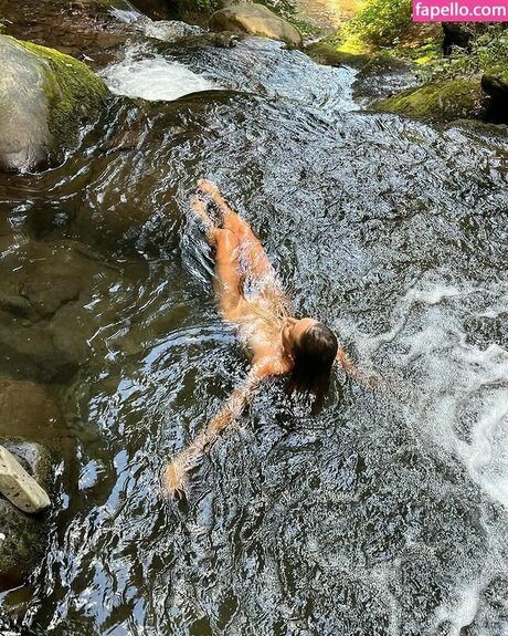 kris bindi detka sexy exklusive bild