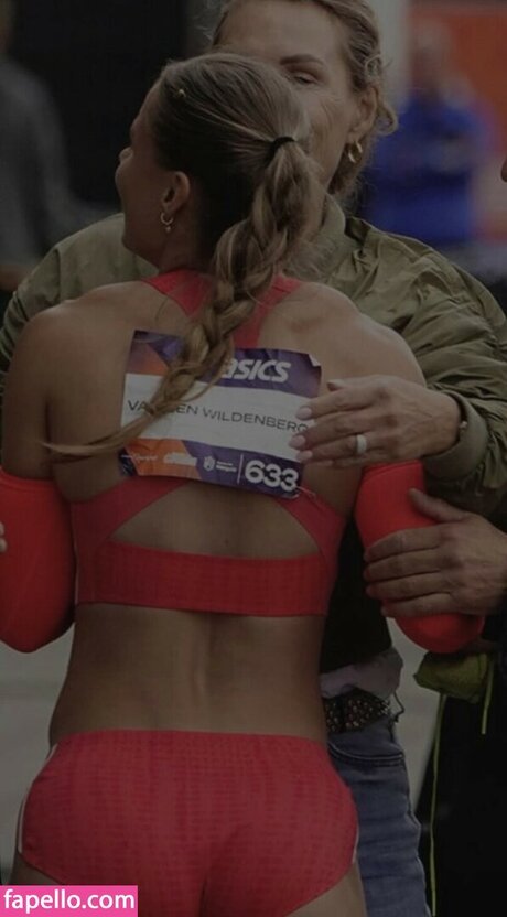 asiatische reife onlyfans perfekte nette bild