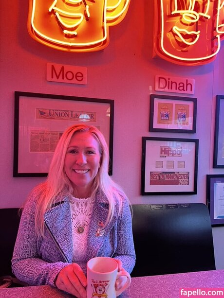 Marjorie Taylor Greene nackt sexy bild