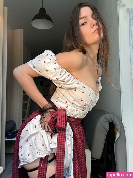 Cloveralice freie nacktheit galerien