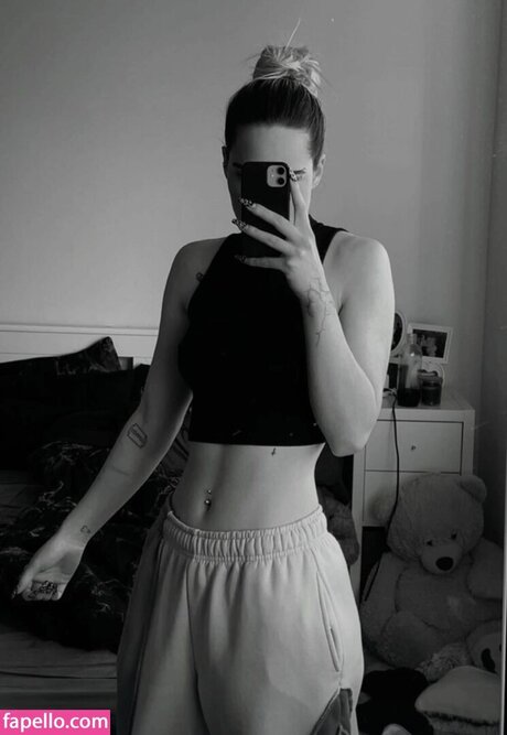 sky stn_ pornostar bild