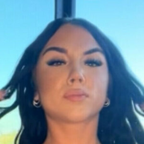 Tylerblomstrom kostenlose erwachsene foto