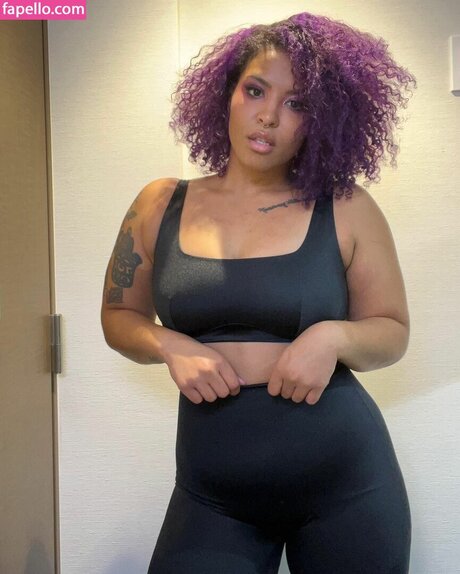 Willow Nightingale schöne erwachsene foto