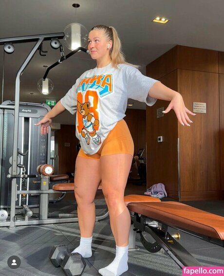 Esther Burden sexy nackt foto