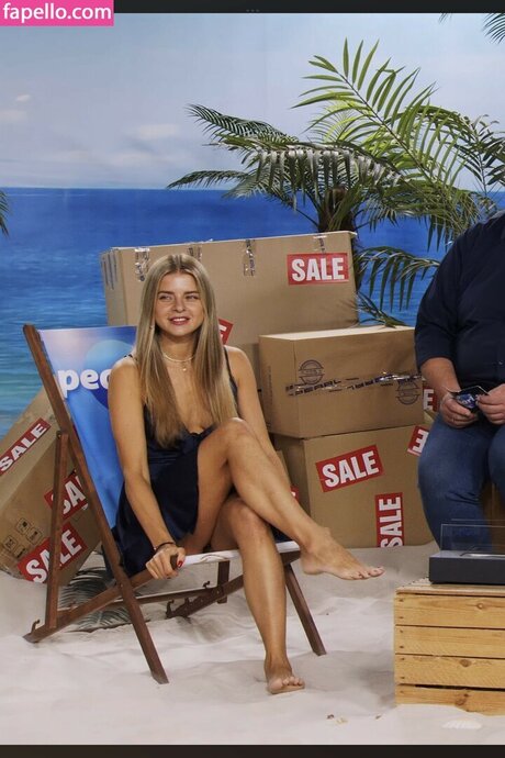 Pearl Tv Upskirt schauspielerin erotische fotos