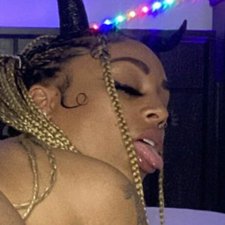 Ishmcfly erotische nackte bilder