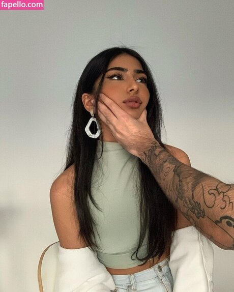 Iffat Marash nackt nette bild