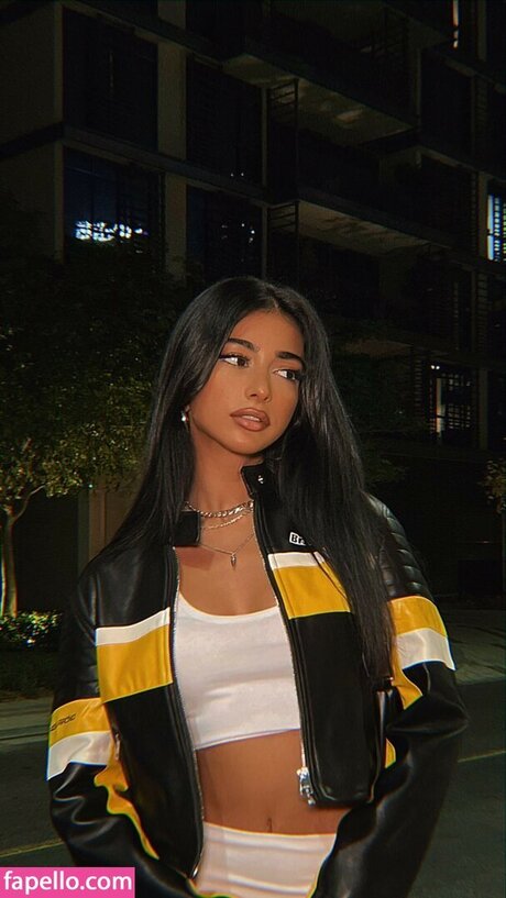 Iffat Marash xxx akt foto