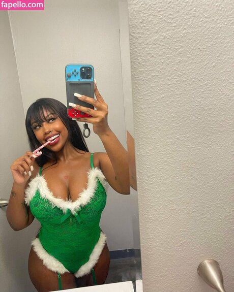 Yungnena porno schöne foto