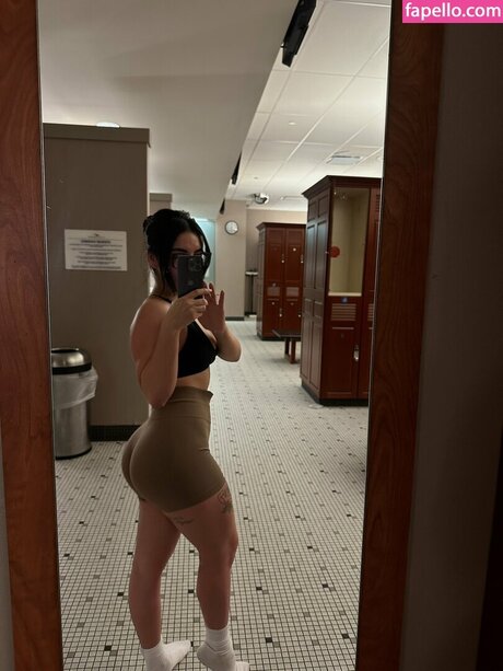 Mercedesthetrainer kunst nackten bild