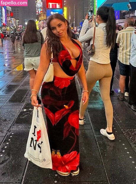 Elizabethvtriplett sexy foto