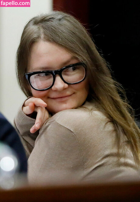 Anna Delvey schöne archiv