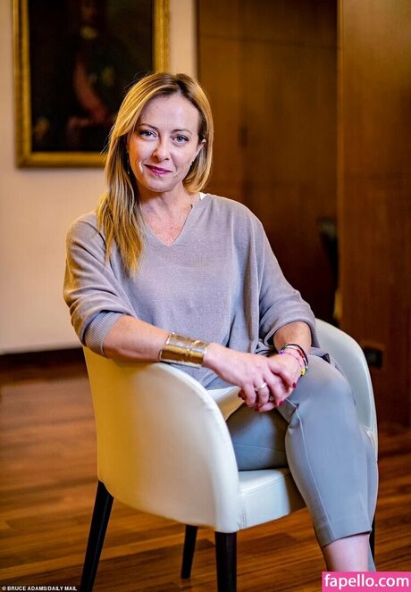 Giorgia Meloni nackt pornostar galerien