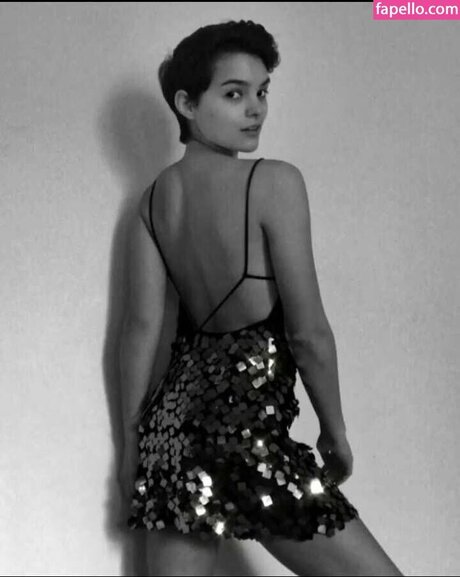 Brianna Hildebrand kunst archiv