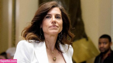 nancymace porno nackte bild