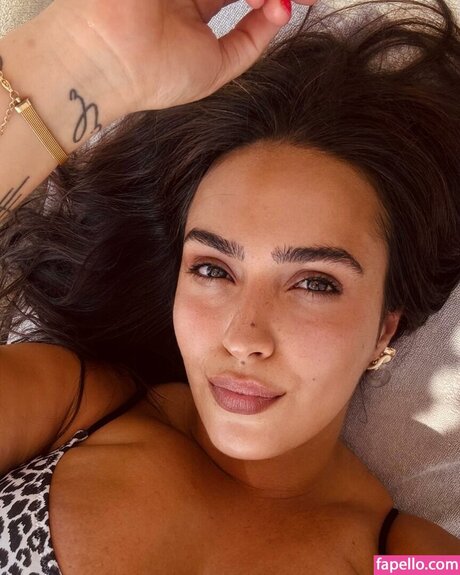 feyzakball nackt pornostar fotos