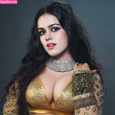 Muskaan Varshney perfekte top bilder