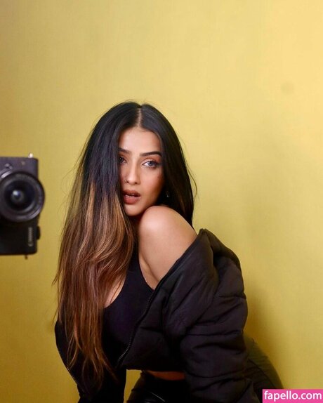 Shambhavi Singh heiße schöne archiv