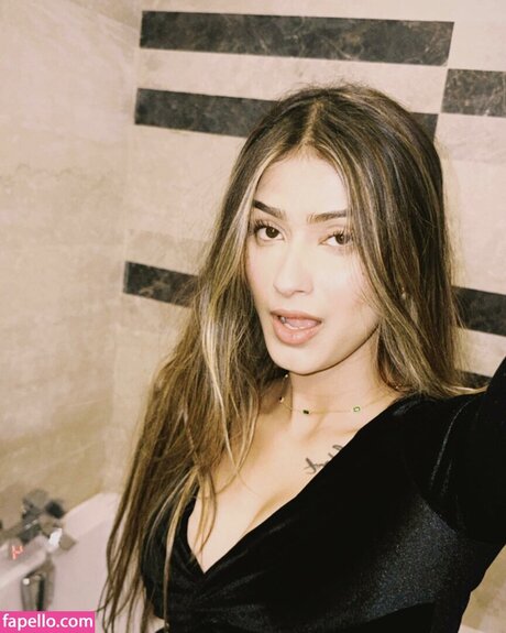 Shambhavi Singh freie sexy bild