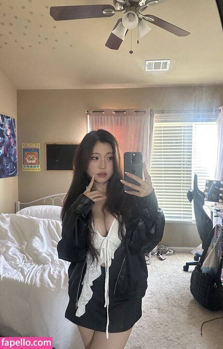 Starriebun model erotische foto