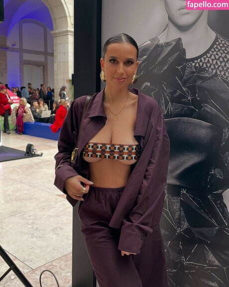 Sara Liso hübsche erwachsene fotos