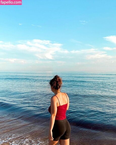 Sara Liso freie akt bilder