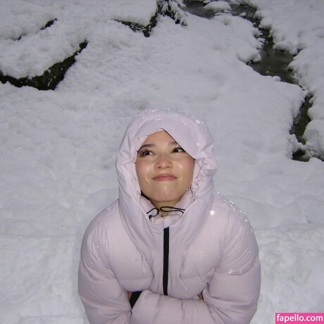 Malia Baker erotische akt bilder