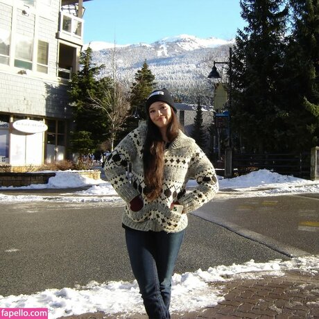 Malia Baker xxx freie galerien