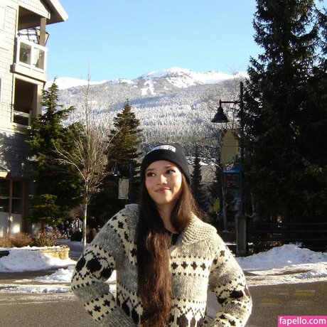 Malia Baker schöne perfekte bilder