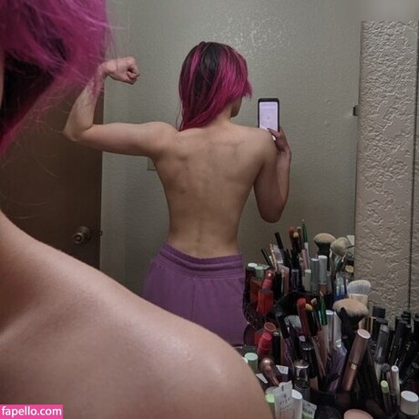 Queen Tofu top akt bilder