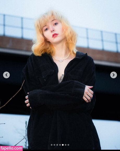 Imgiannasmith erotische kunst bild