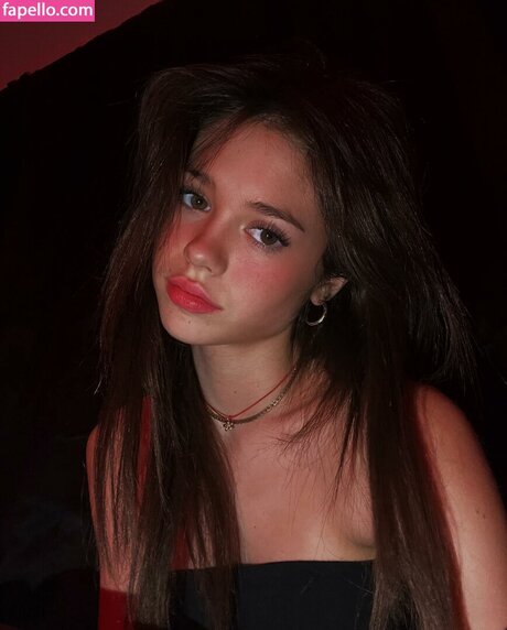 Skylar Martin nackt erwachsene foto