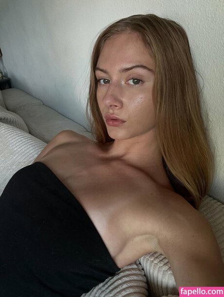 Keira Lhotan schöne pornostar fotos