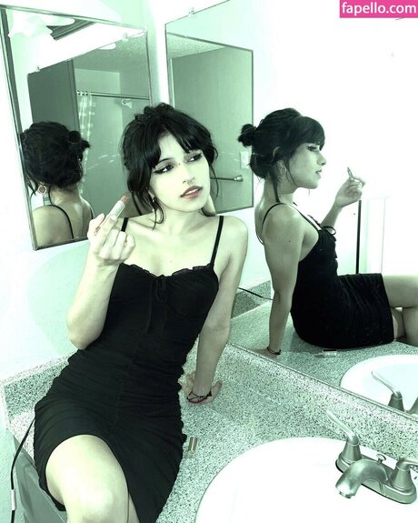 Violent Vira pornostar hd bilder