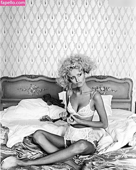 Adriana Karembeu Profilbild