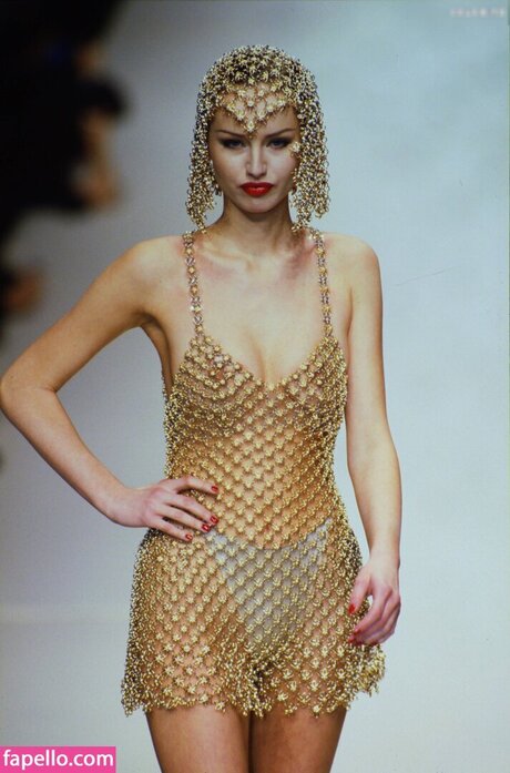 Adriana Karembeu porno erotische fotos