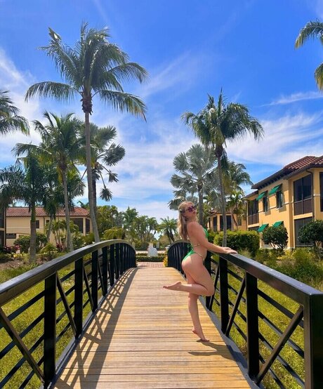 Sabrina Brier erotische nacktheit bild