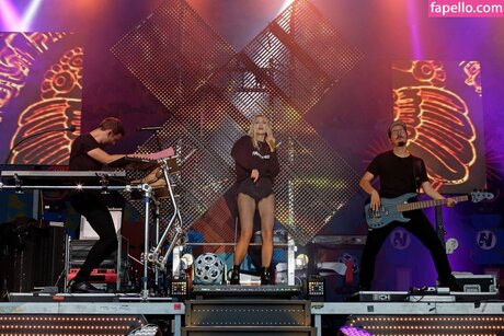 Carolin Niemczyk heiße porno bilder