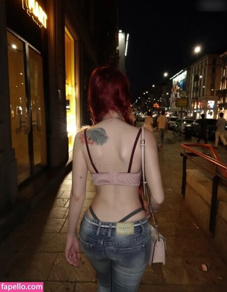 Lucy L3in hübsche nackt bild