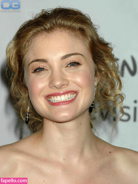 Skyler Samuels heiße nacktheit foto